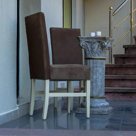 Serenity Center Apartment *